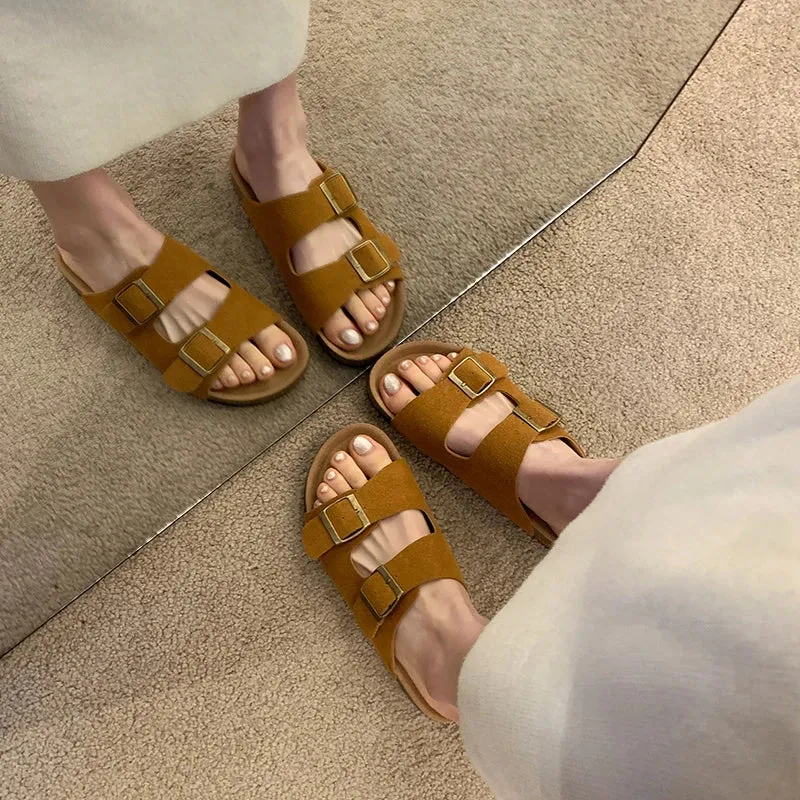 BeachLuxe Sandals : Chic Comfort