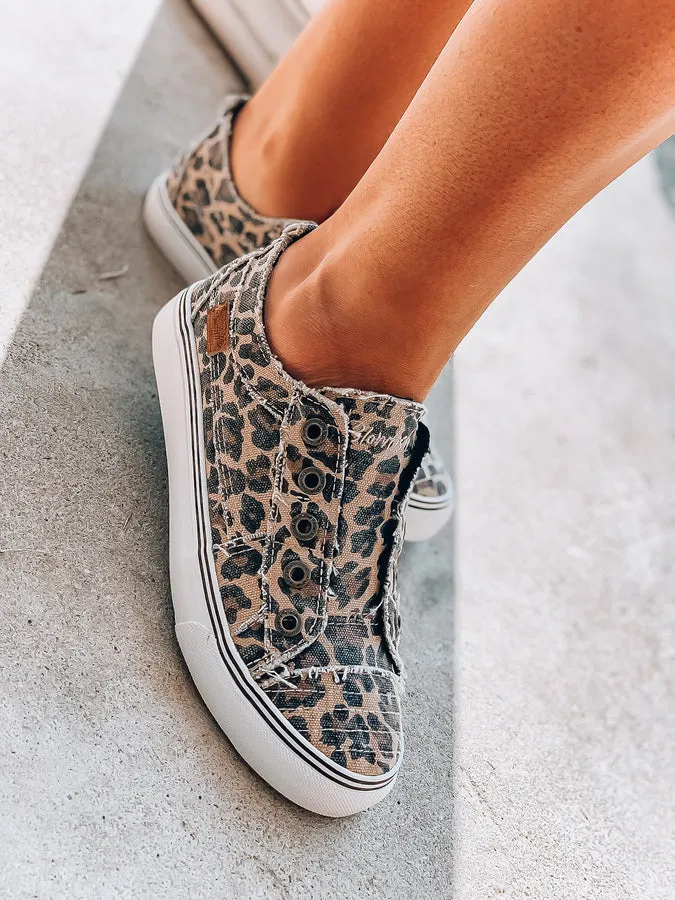 Blowfish Malibu Play Natural Jumbo Kitty Slip On Rounded Toe Comfort Sneakers