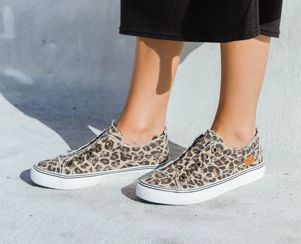 Blowfish Malibu Play Natural Jumbo Kitty Slip On Rounded Toe Comfort Sneakers